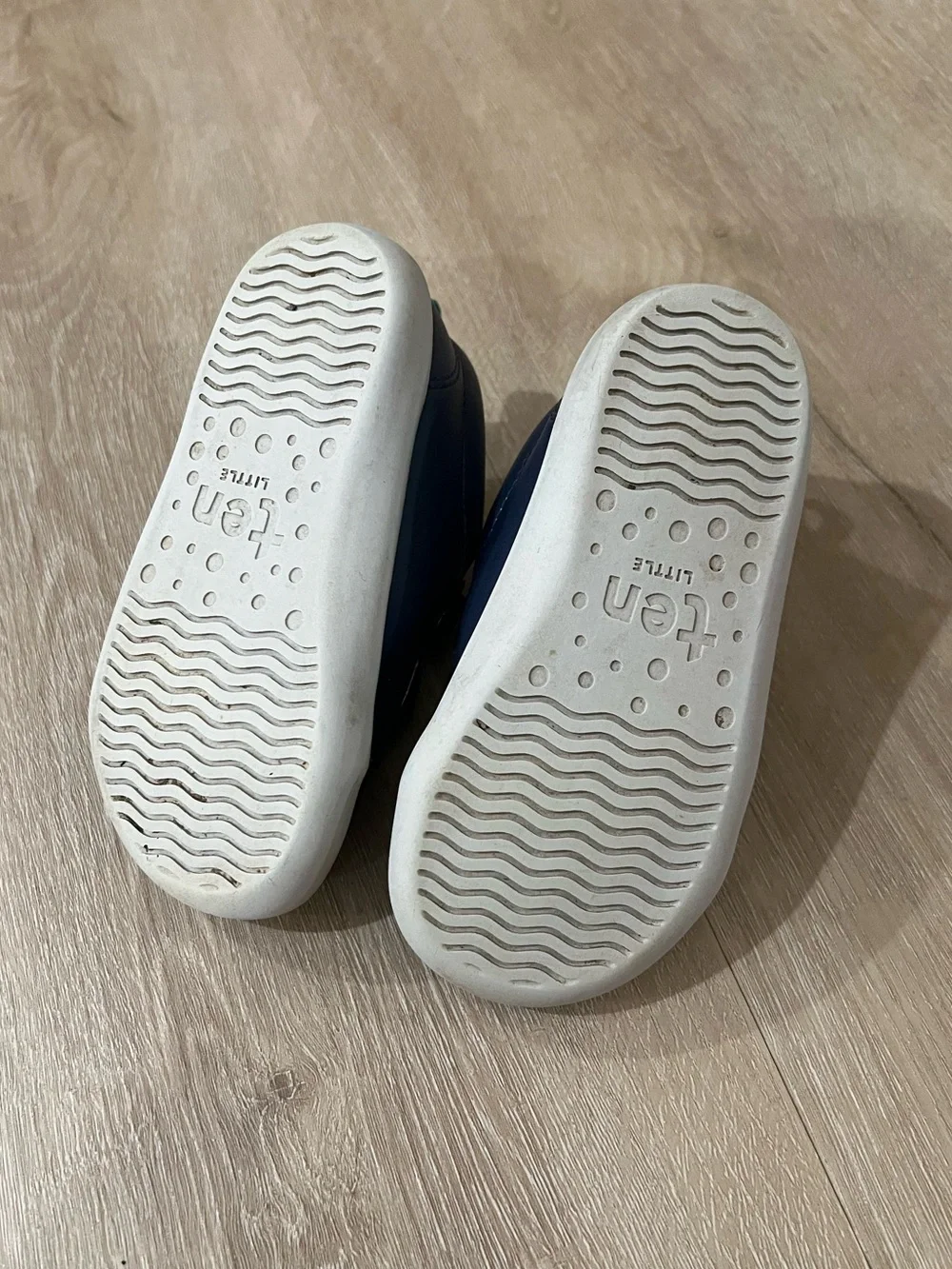 Ten Little Shoes- Everyday Original- Navy blue shoes- size 8.5 toddler shoes